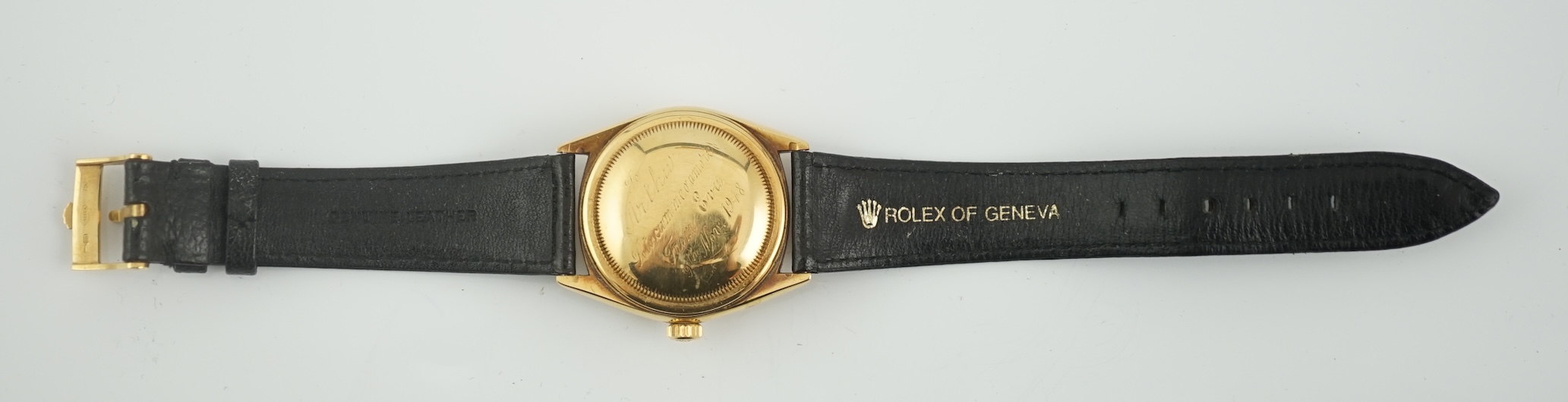 A gentleman's late 1940's 18ct gold Rolex Oyster perpetual chronometer bubble back wrist watch